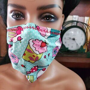 Adult Face Masks - Cupcakes - Filter Pocket - Roomy - Breathable